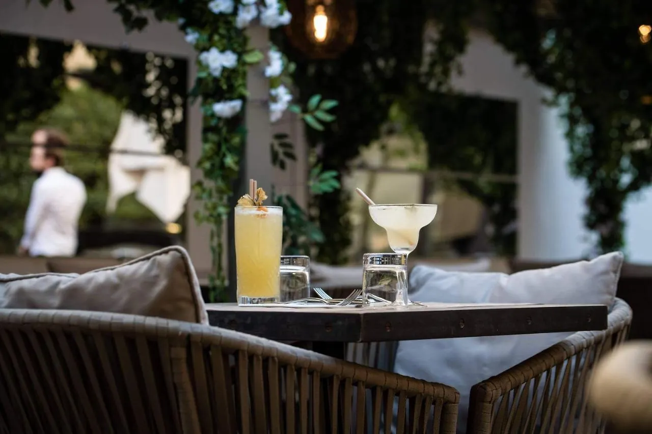 Mercure Pont D'Avignon Centre 4*,